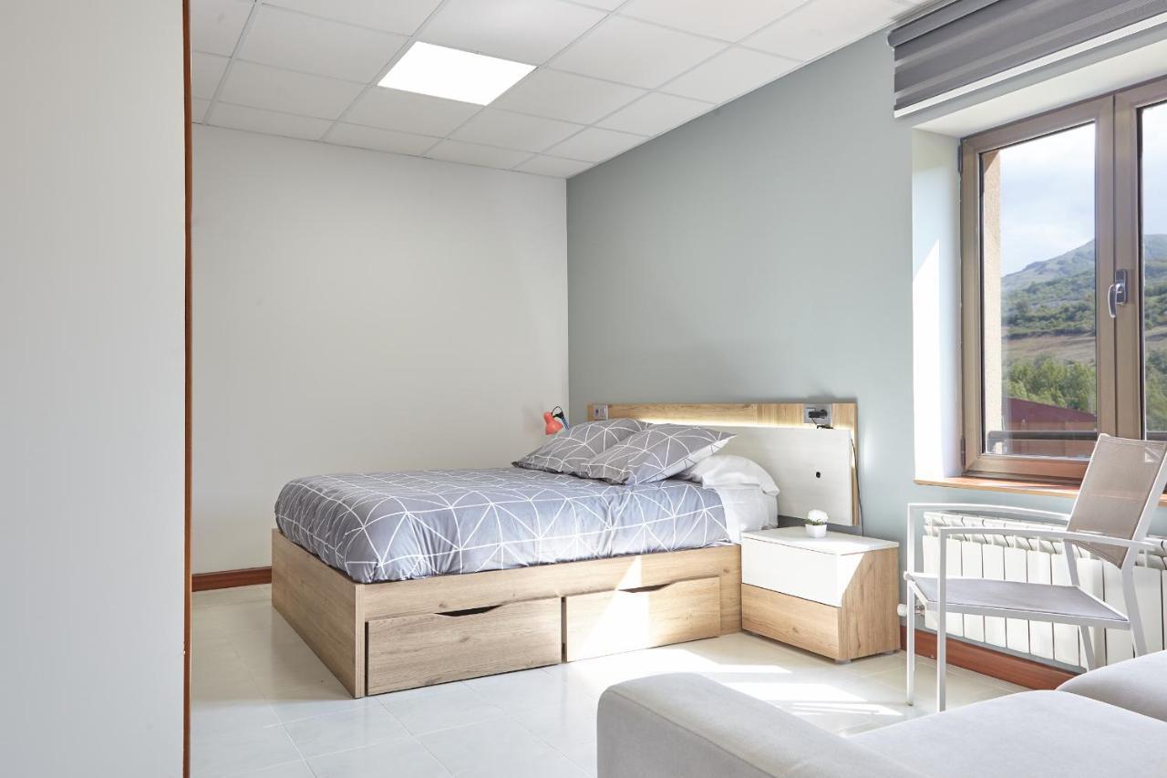 Hostal Fontanan La Pola de Gordon Экстерьер фото